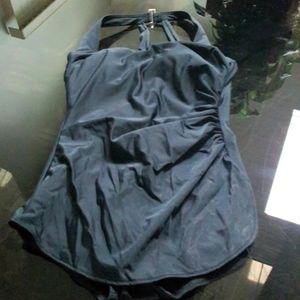 NWOT Lands End black Slender Size 6D swimsuit skirted.